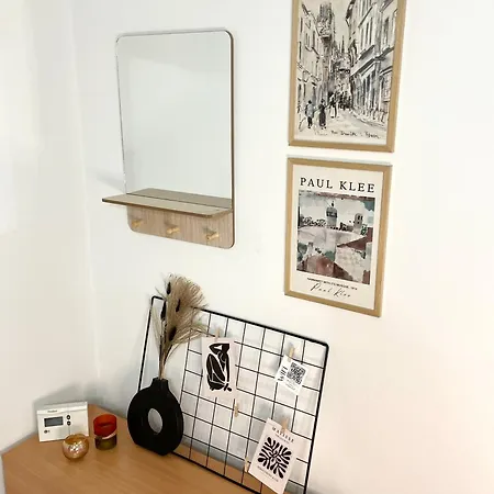 Cozy Midtown Flat W/ Free Parking 公寓 *