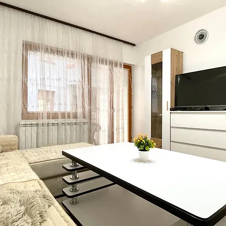 Lägenhet Cozy Midtown Flat W/ Free Parking